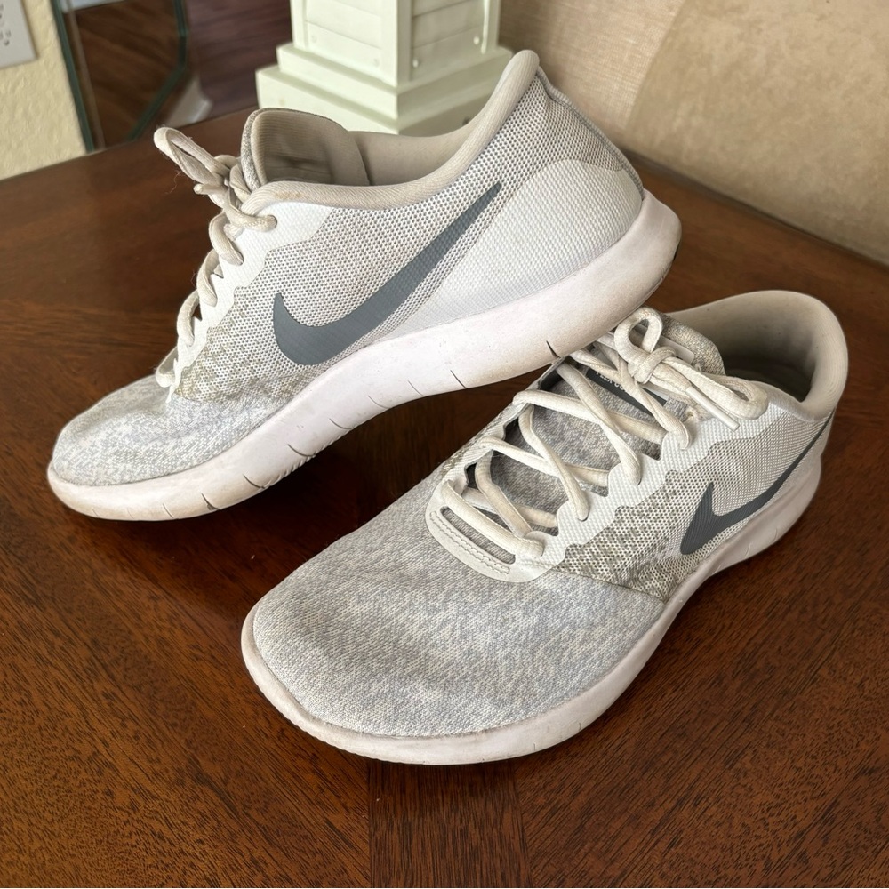 Nike Flex Contact. Sz 9